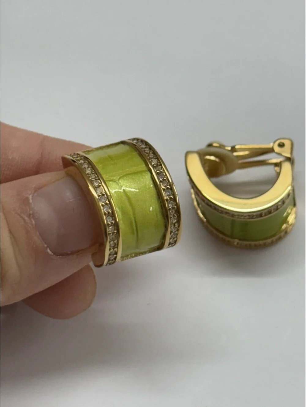 Vtg Joan Rivers green Enamel Crystal clip on Half Hoop Earrings - Picture 4 of 4